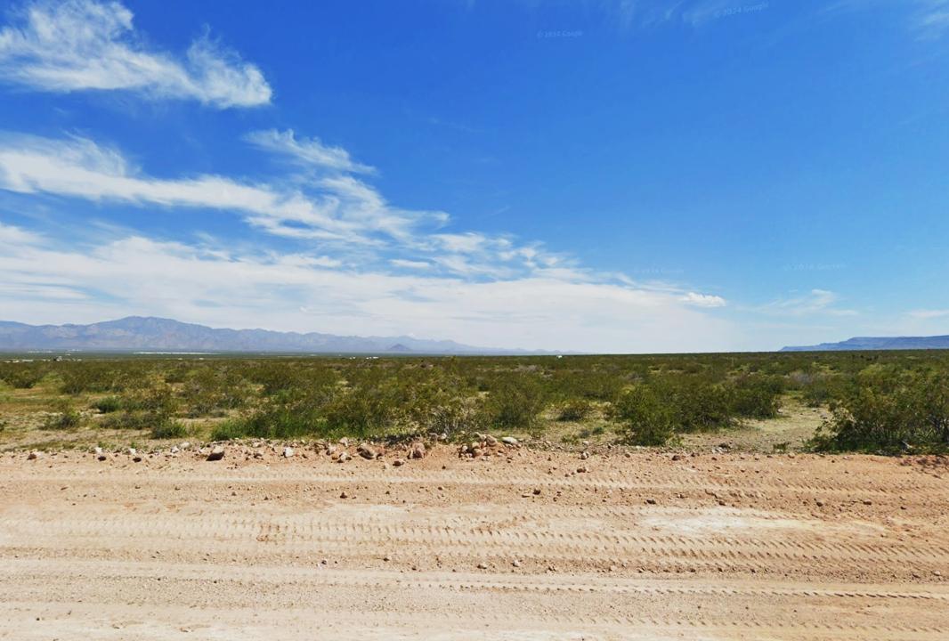 1.17 Acres for Sale in Golden Valley, Arizona