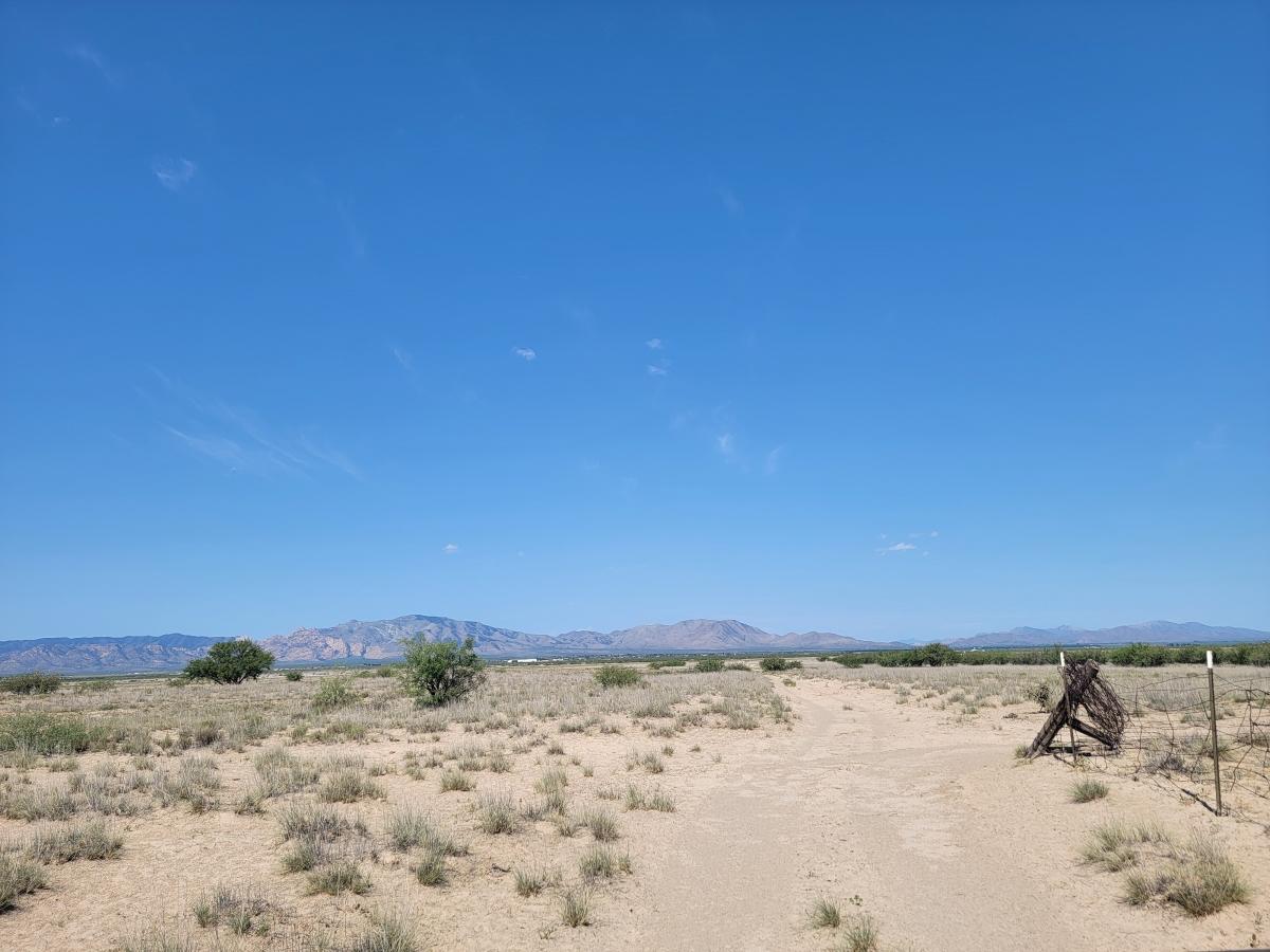 0.86 Acres for Sale in Sunsites, Arizona