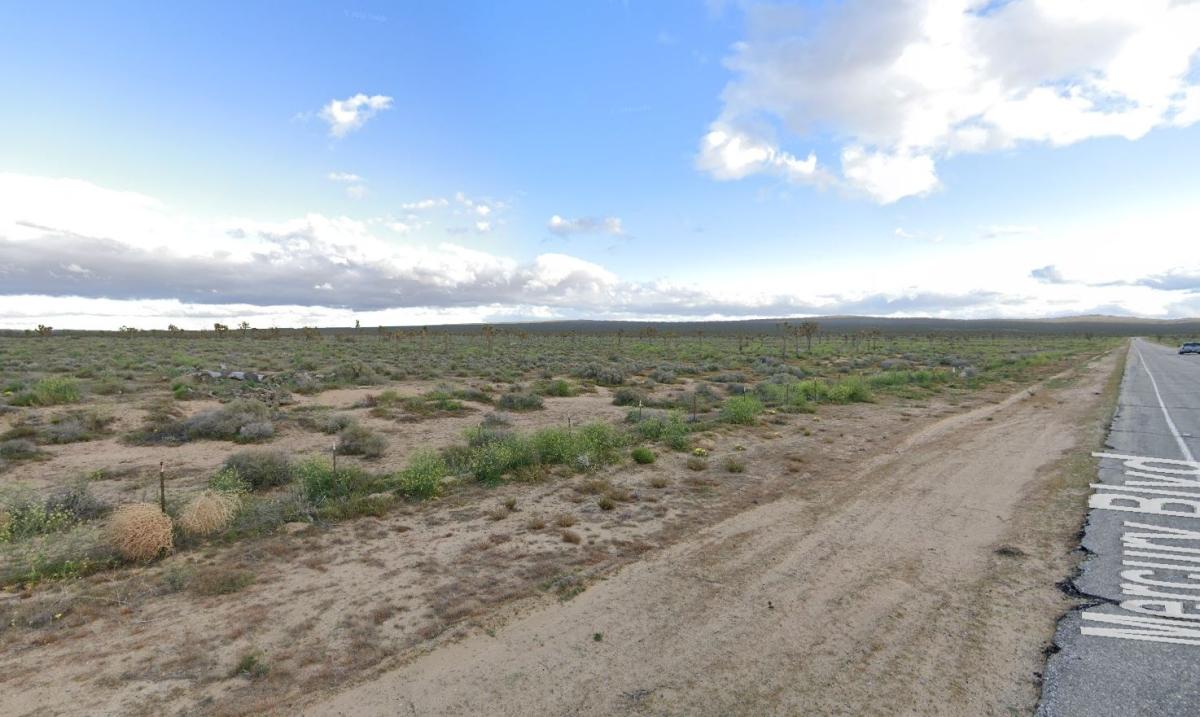 11.11 Acres for Sale in Hi Vista, CA