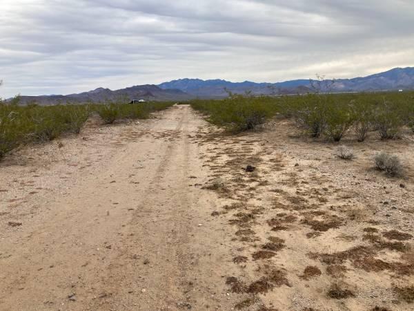 1.46 Acres for Sale in Seligman, Arizona