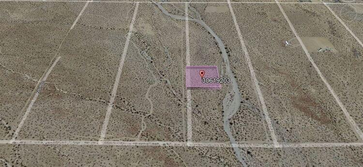 2.31 Acres for Sale in Golden Valley, Arizona