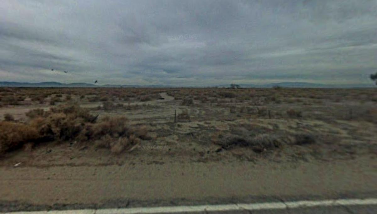 1.4 Acres for Sale in Lancaster, California