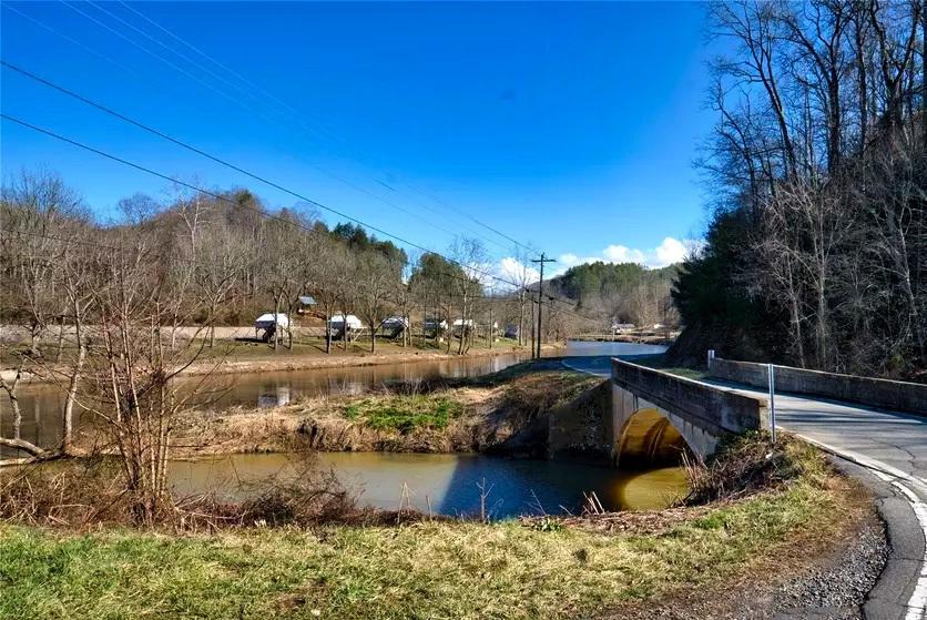 1.53 Acres for Sale in Green Mountain, North Carolina