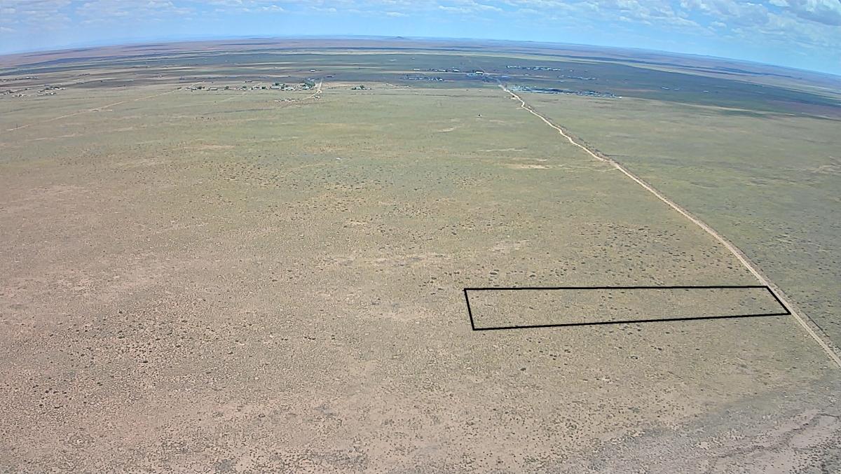 1.75 Acres for Sale in Sun Valley, Arizona