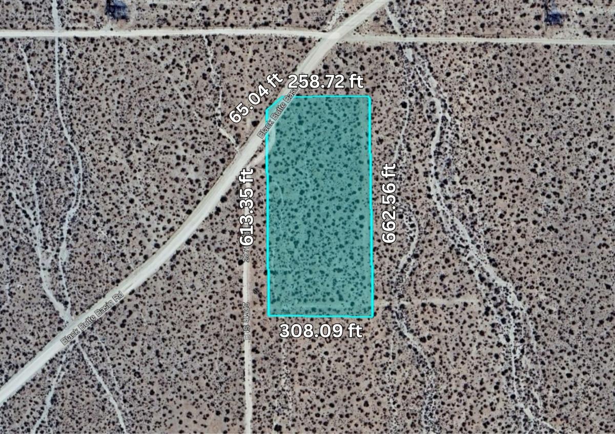 4.66 Acres for Sale in Crystalaire, California