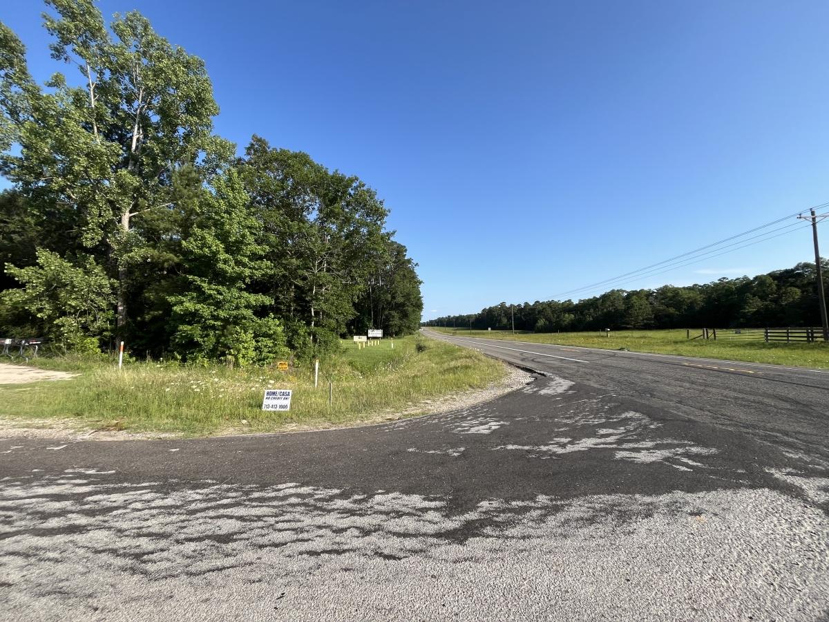 1.15 Acres for Sale in Big Thicket Lake Estates, Texas